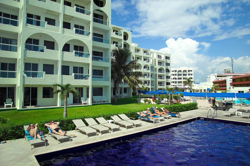 Aquamarina Beach Hotel Cancún Exterior foto