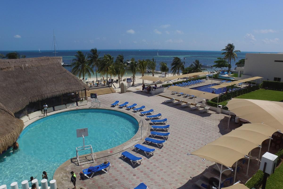 Aquamarina Beach Hotel Cancún Exterior foto