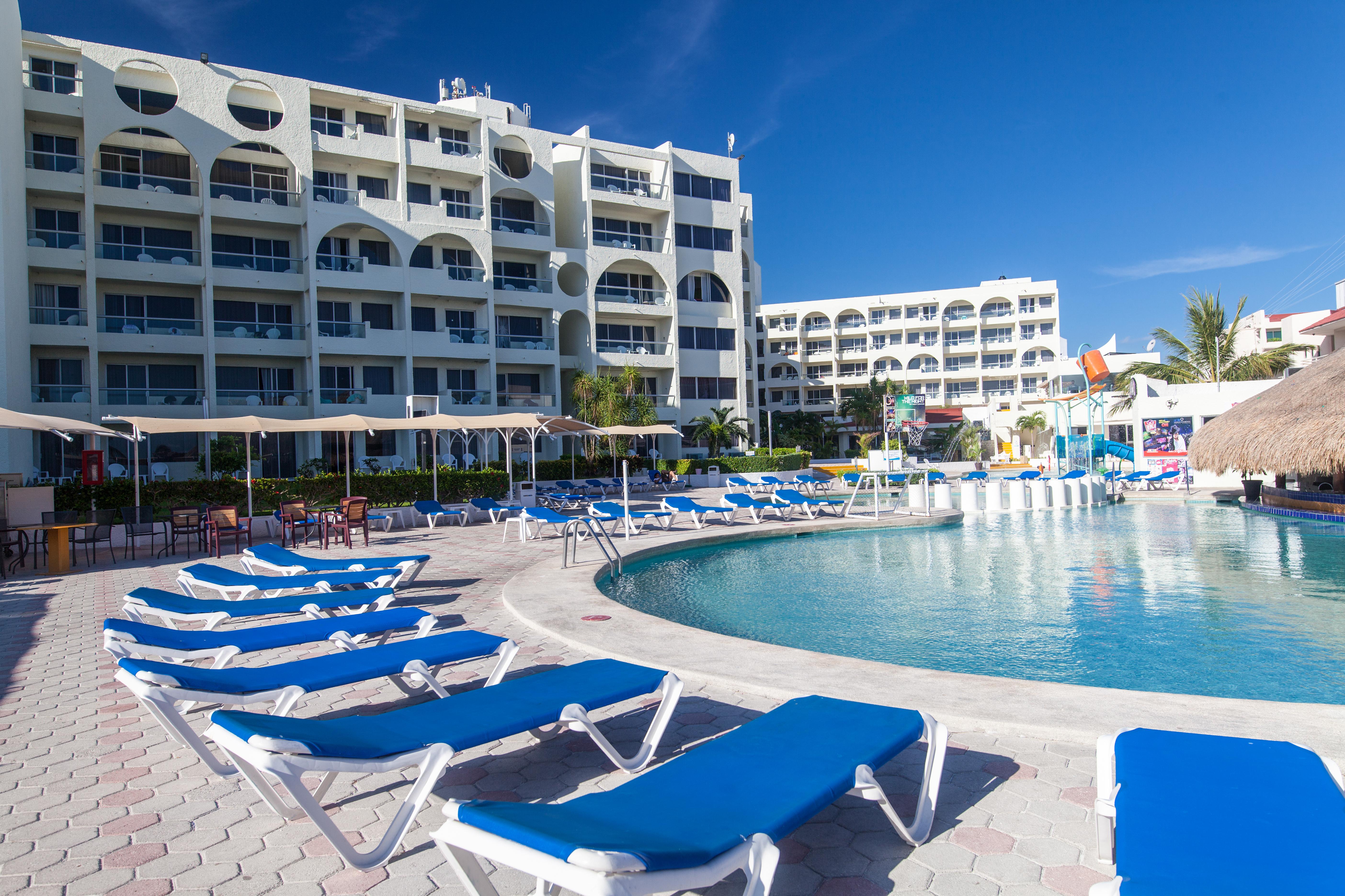 Aquamarina Beach Hotel Cancún Exterior foto