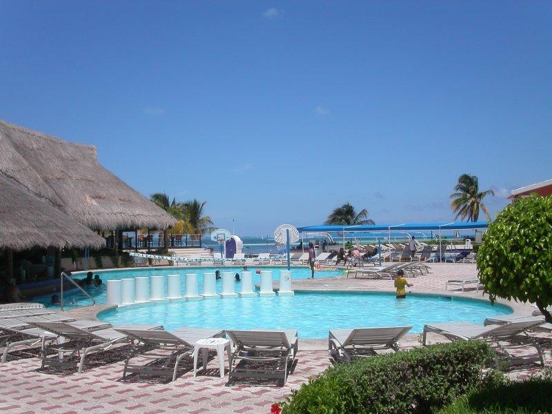 Aquamarina Beach Hotel Cancún Exterior foto